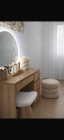 ترويج ل طاولة زينة مع مرآة LED