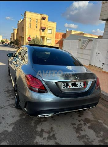 Mercedes-Benz 220 Diesel Automatique 2020 à Saidia