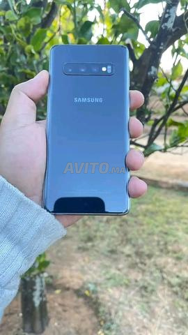 Téléphone pur et neuf jamais ouvert, fonctionne légèrement - 2