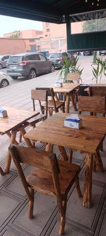 32 chaises et 17 tables - 2