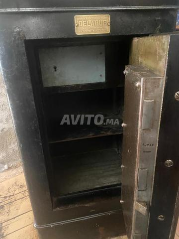 خزنة ديلارويه قديمة أكثر من 150 عامًا - 2