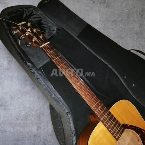 Yamaha FG700MS (2011) - Dreadnought table massive - 2