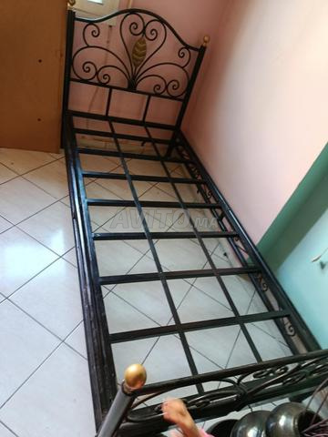 سريران للبيع