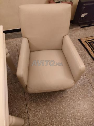 طاولة طعام مع كراسي - 2