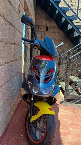 دراجة نارية من نوع Aprilia sr - 2