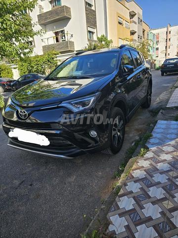 سيارة للبيع بحالة جيدة