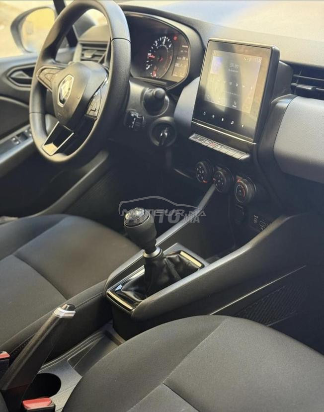 Renault Clio 2023 (49000 km) - État excellent