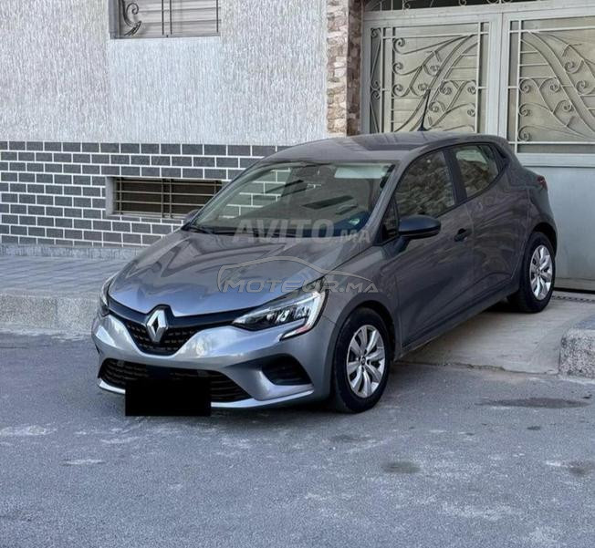 Renault Clio 2023 (49000 km) - État excellent