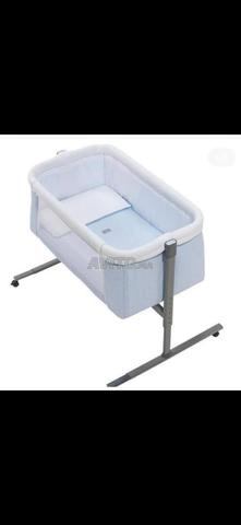 سرير/سرير أطفال جميل بحالة جيدة دون ألغودون أزرق سماوي