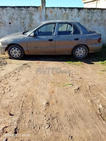 Voiture Hyundai Accent - 2