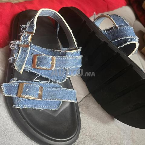 صندالة جديدة مقاس 40 للبيع، محتاجة فلوسها فقط