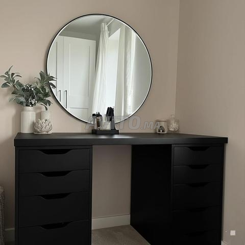 خزانة مكياج بمرآة وإضاءة LED - 2