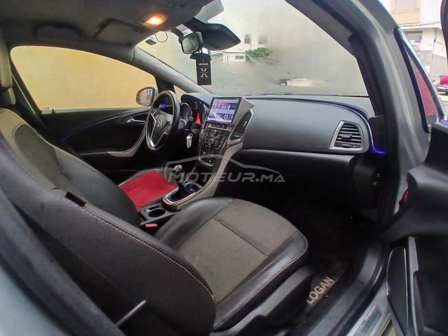 Opel Astra Diesel Manuelle 2011 à Tanger