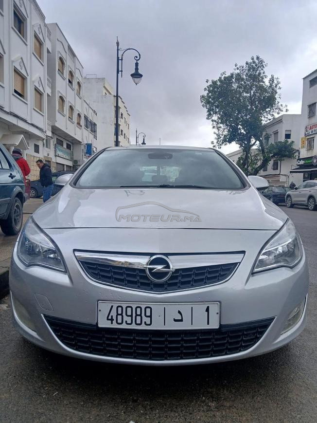 Opel Astra Diesel Manuelle 2011 à Tanger