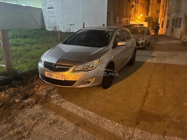 Opel Astra Diesel Manuelle 2011 à Tanger