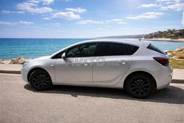 أوبل أسترا ديزل مانويل 2011 بطنجة - 2