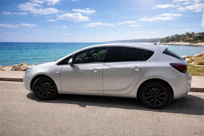 Opel Astra Diesel Manuelle 2011 à Tanger