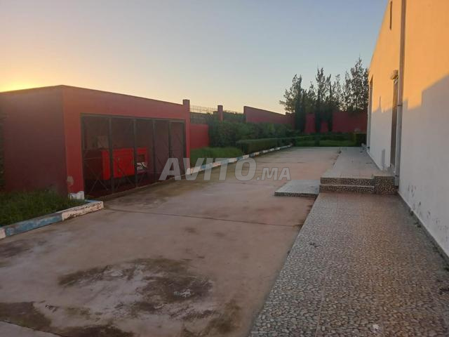 مشروع متكامل محطة وقود على طريق حيوي بمداخيل متعددة - 2