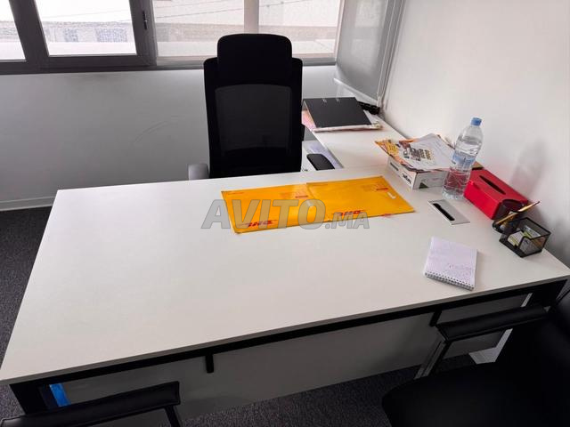 مكتب مدير على شكل حرف L