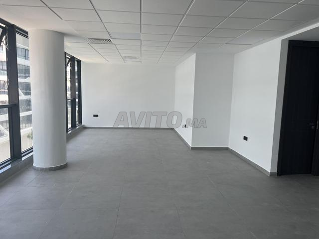 مكتب للإيجار - 2