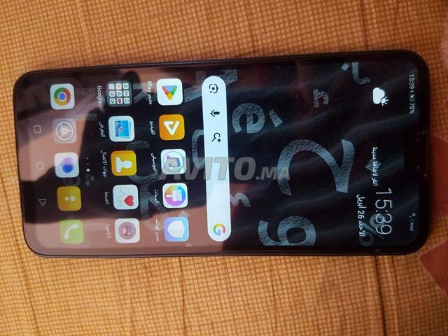 64 جيجا. 4 جيجا رام بطارية جيدة. لا يزال نظيفًا