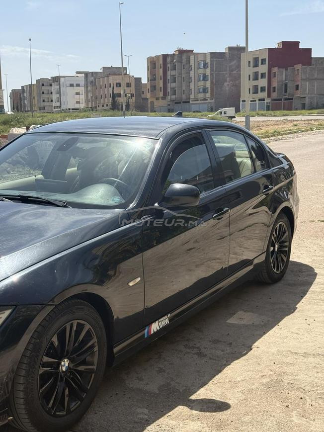 BMW SERIE 3 E90 en bonne état