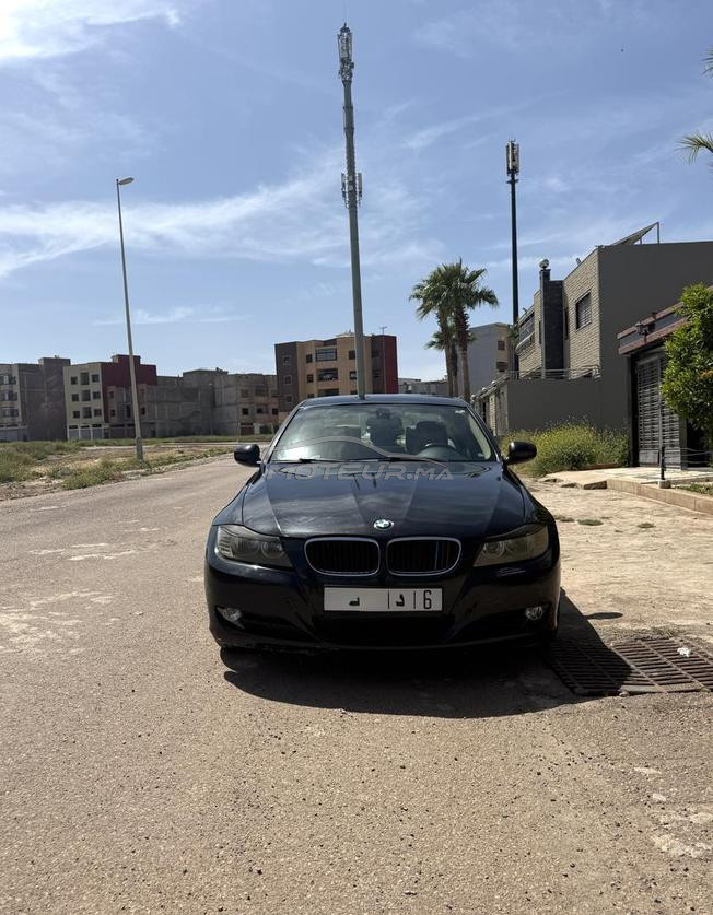 BMW SERIE 3 E90 en bonne état