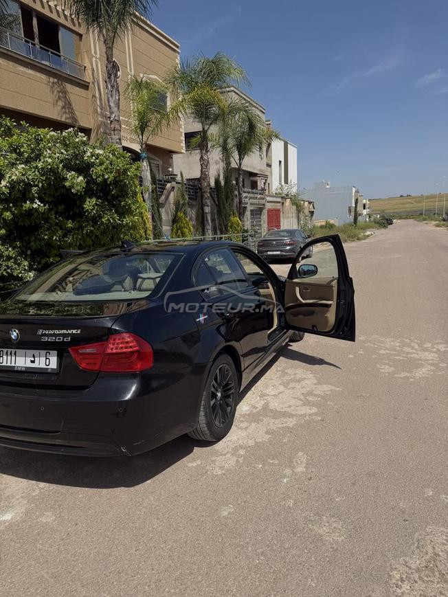 BMW SERIE 3 E90 en bonne état