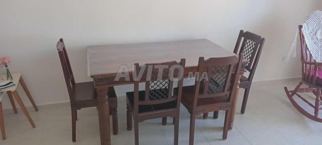 طاولة طعام للبيع