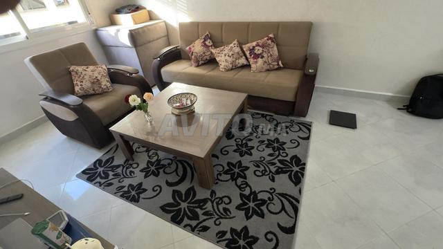 كنبة غرفة جلوس طاولة