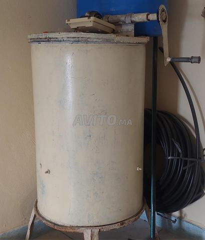 Extracteur de miel pour 4 grands cadres d'abeilles