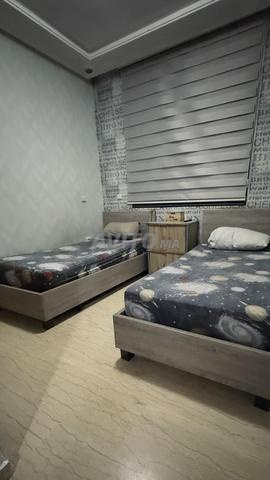 2 lits (sommiers et matelas) en très bon état - 2