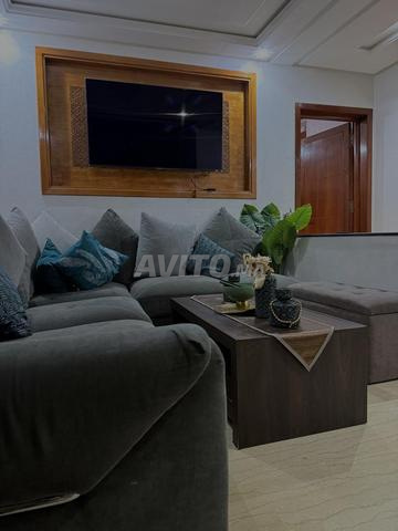 Canapé et table basse, très bon état - 2