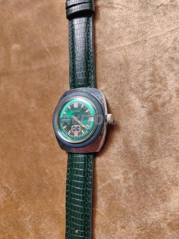 ساعة ميكانيكية وأوتوماتيكية فينتيج