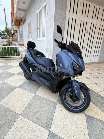 Yamaha Xmax 300 cc - 2