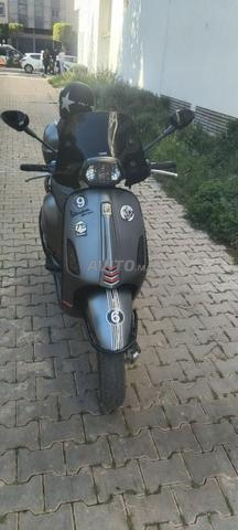 Scooter Vespa moteur 50 encore propre - 2