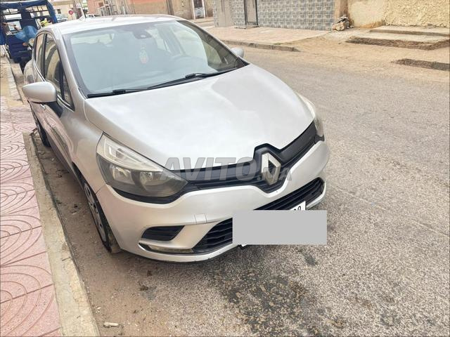 رينو كليو بنزين يدوية 2019 في العيون - 2