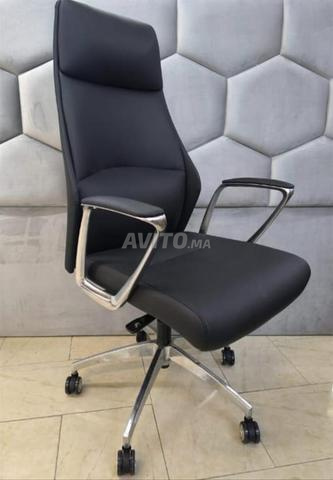 Chaise président avec roulettes / vestiaire - 2