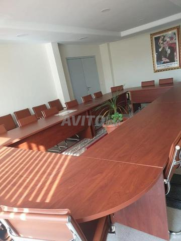 Grande table de réunion / vestiaire