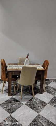 Salle à manger pratique, excellente qualité et prix raisonnable - 2