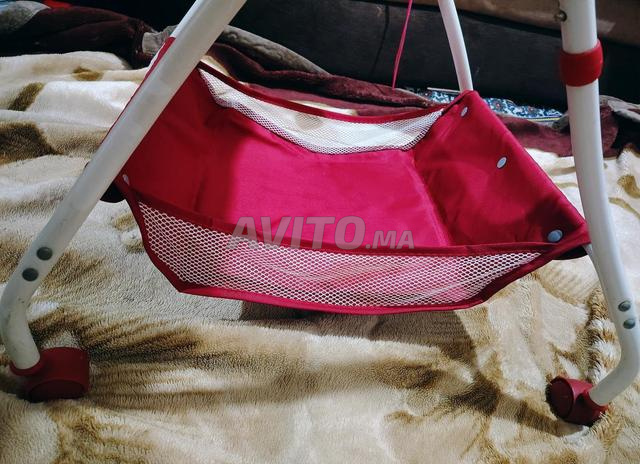 كرسي مرتفع للأطفال بحالة جيدة - 2