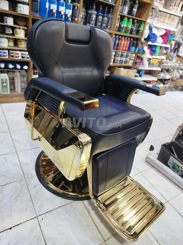 Fauteuil de coiffeur royal luxueux noir et or