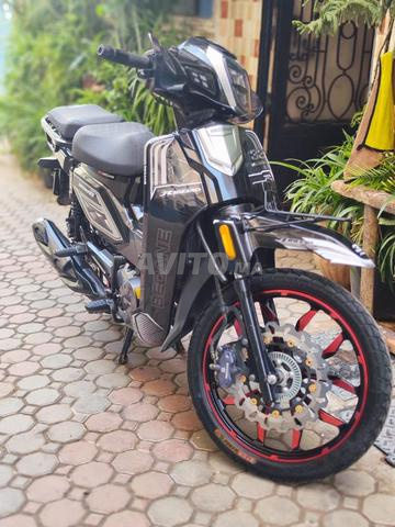 Moto 33 étoile standard - 2