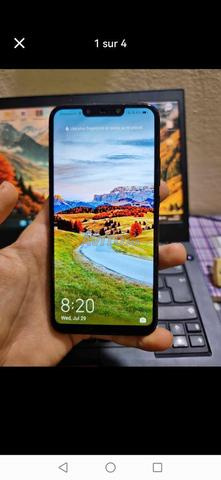 Bonjour, le téléphone est bien... Y a-t-il des rayures sur l'écran ou le dos du téléphone ?