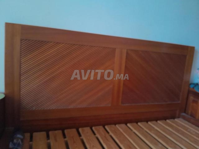 Grand cadre de lit 2 commodes