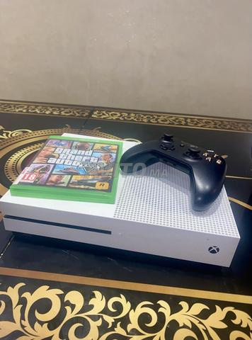 Xbox One S - 2