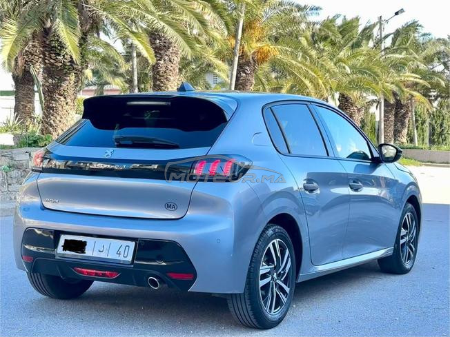 peugeot 208 130ch automatique 3amra tout option
