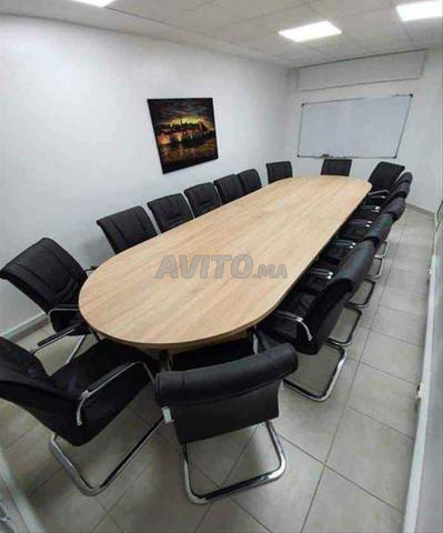 Tables de réunion modernes