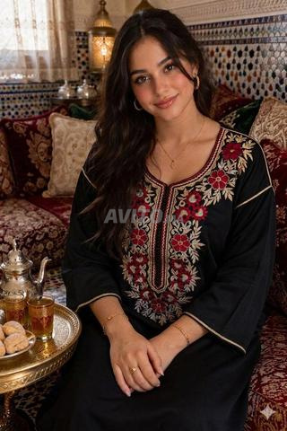 قفطان بالطرز الرباطي هموي رائع بالألوان