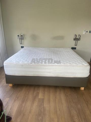 Lit King avec sommier - 2